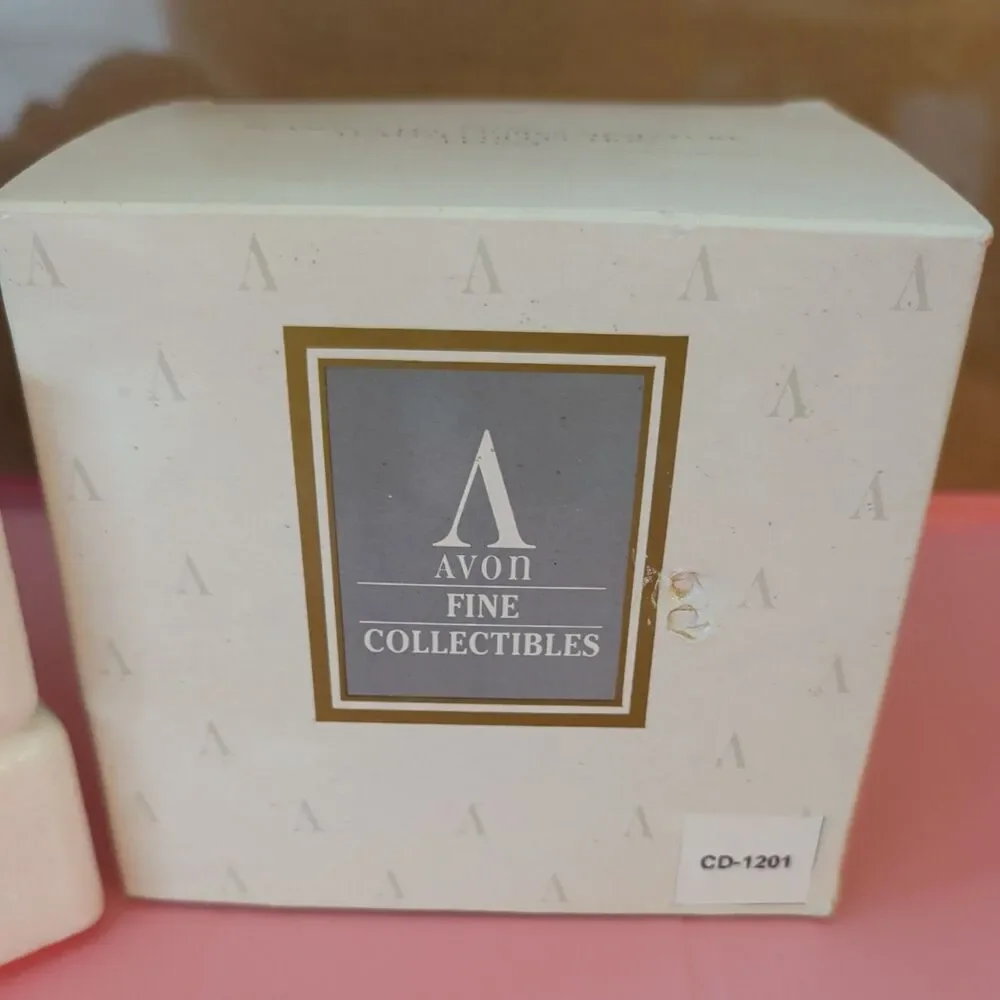 Avon Fine Collectibles Season’s Treasures Miniature Teapot Collection “Peony”